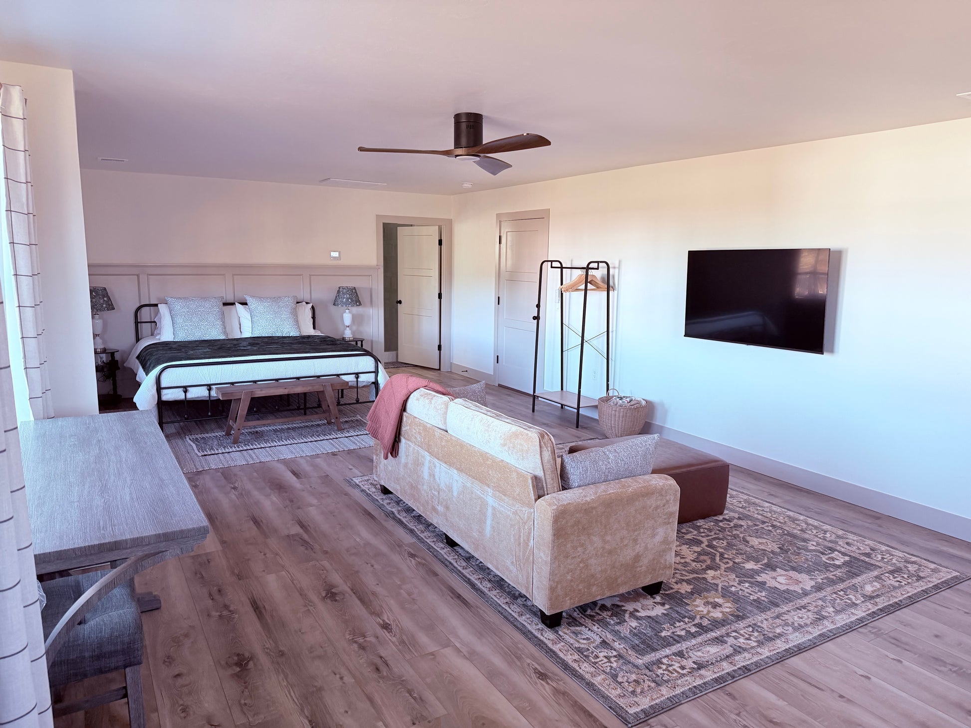 Above The Pines Guest Suite - Rental at Wells Christmas Tree Farm Norman OK